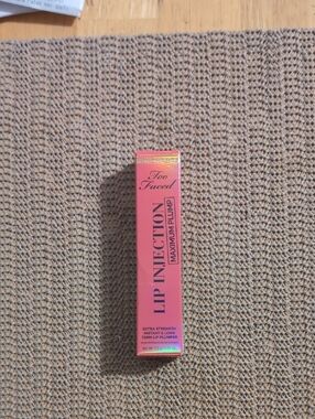 Too Faced Lip Injection Maximum Plump Lip Plumper - Pink New